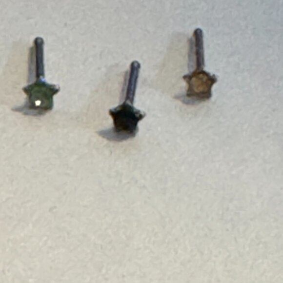 20 Gauge Topaz Yellow Star Shaped Nose Rings - Picture 12 of 16